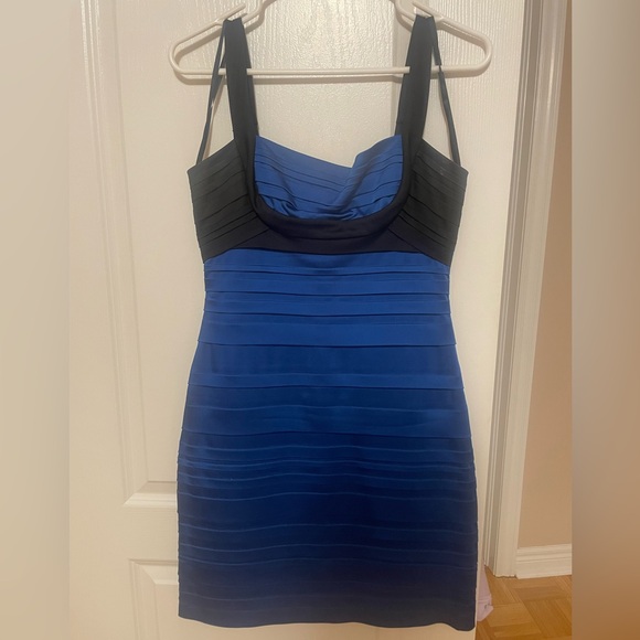 Vintage BCBG mini dress in black and blue - Picture 2 of 3